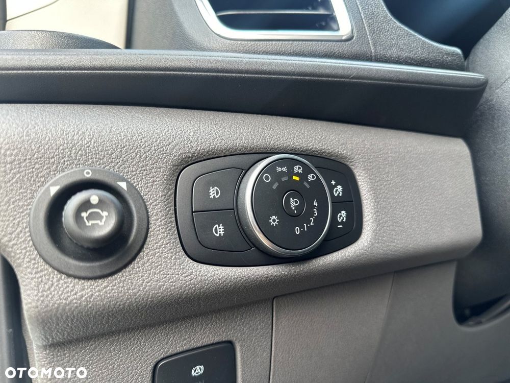 Ford Transit - 12