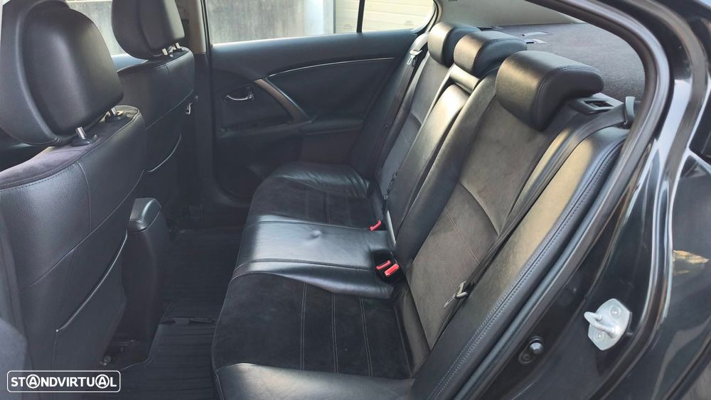 Toyota Avensis SD 2.0 D-4D Luxury - 10