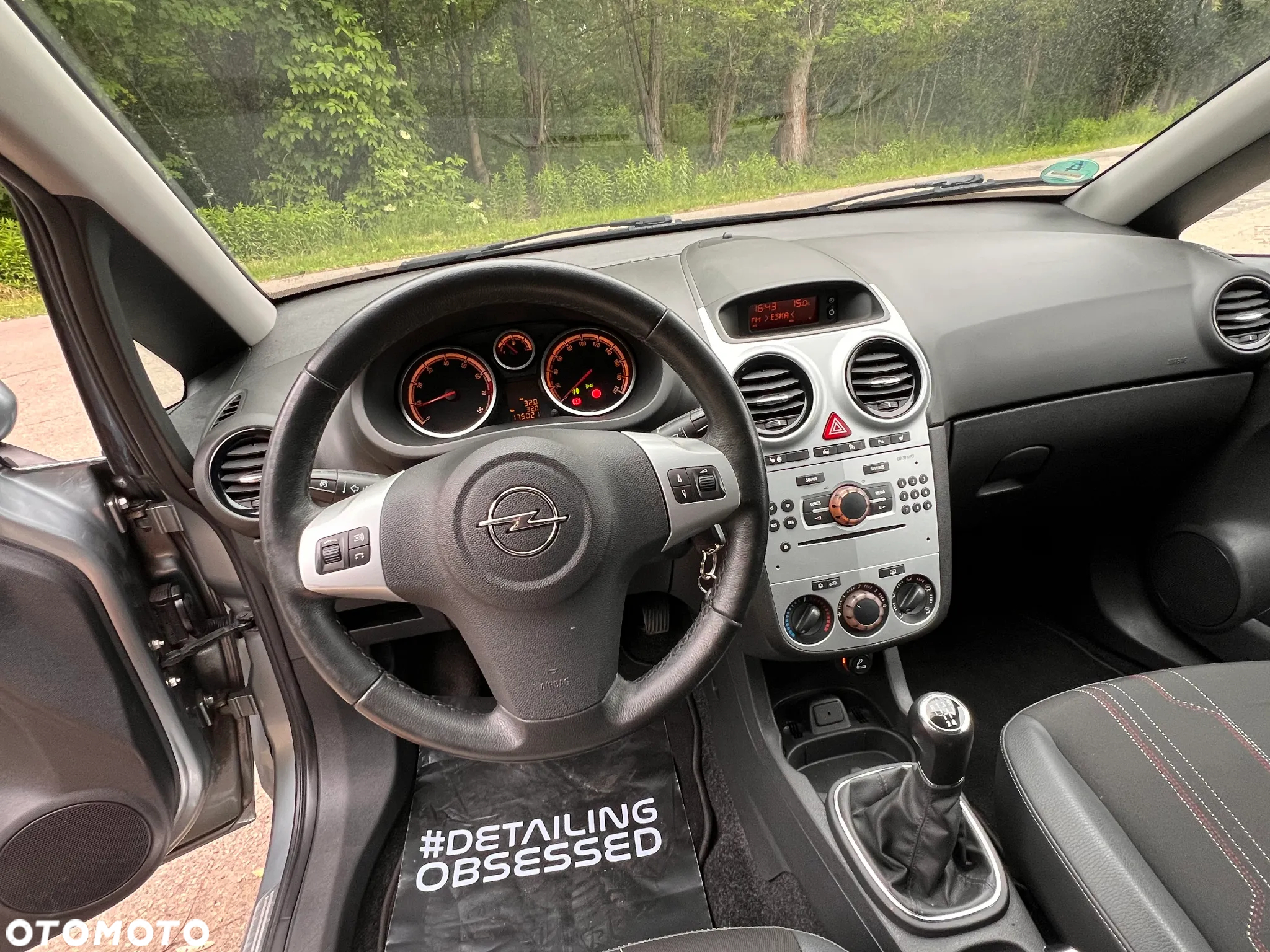 Opel Corsa 1.4 16V Cosmo - 26
