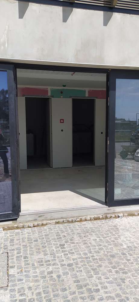 Loja / Showroom Nova com 80 m² na Zona Industrial da Maia - Grande imagem: 4/16