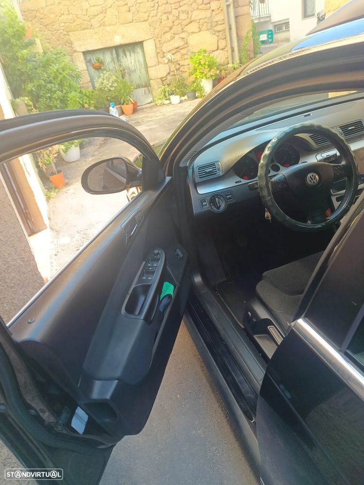 VW Passat Variant 2.0 TDI 4M Confortline - 16