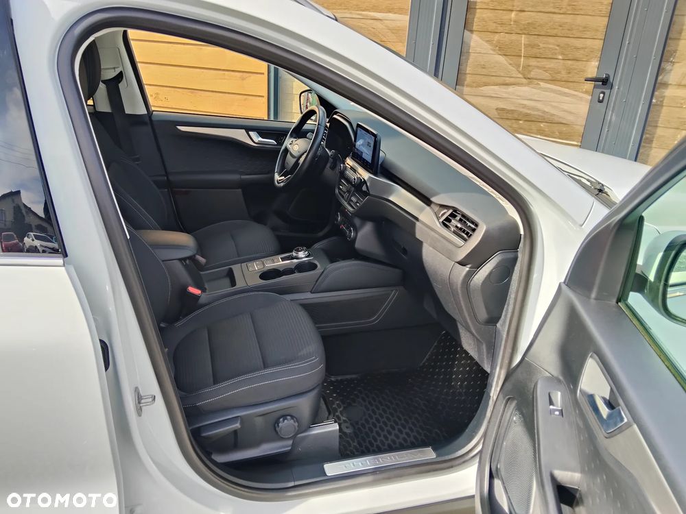 Ford Kuga 2.0 EcoBlue 4x4 TITANIUM - 25