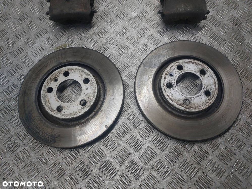 TARCZE HAMULCOWE PRZÓD + KLOCKI + ZACISKI AUDI A3 8L LIFT 1.9 TDI - 2