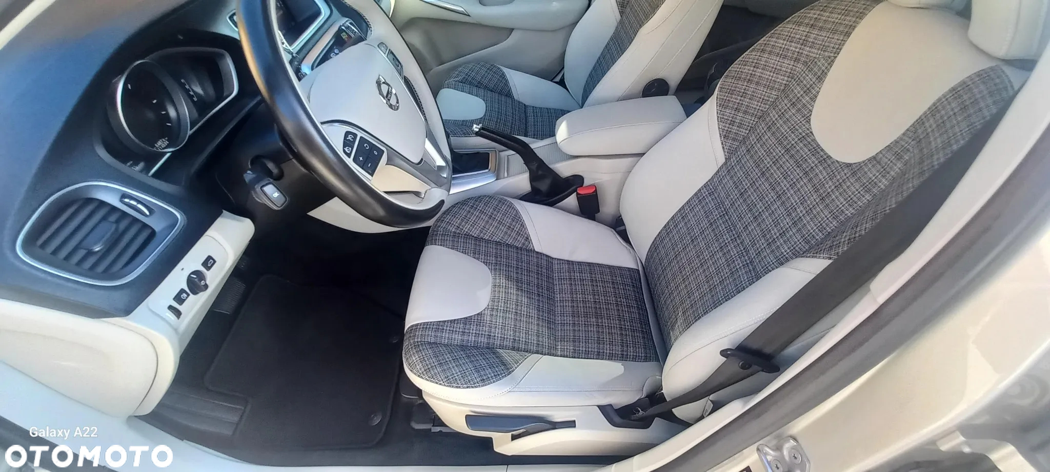 Volvo V40 D3 Drive-E Momentum - 10