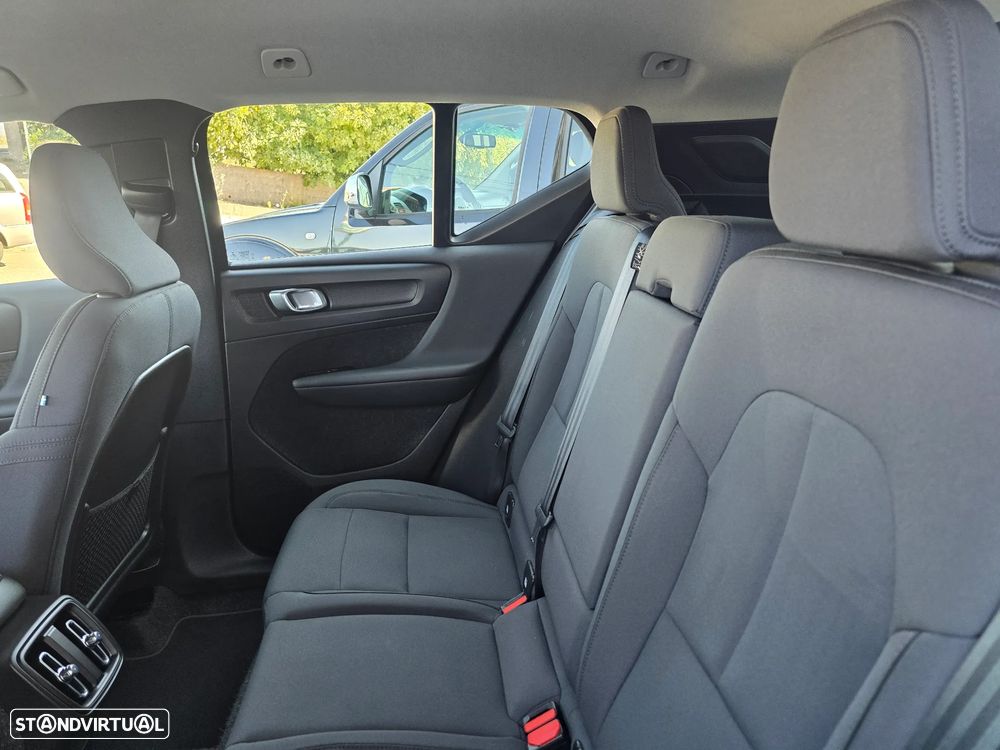 Volvo XC 40 1.5 T3 Momentum Geartronic - 16