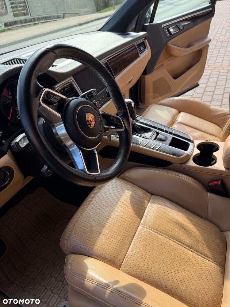 Porsche Macan Standard - 12