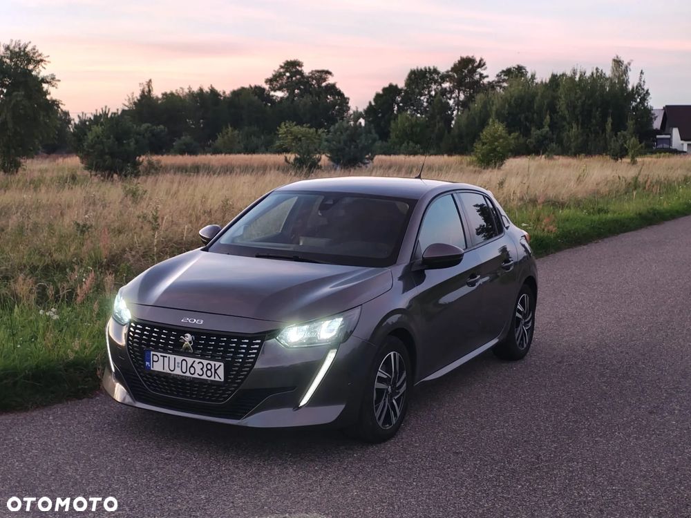Peugeot 208 - 1