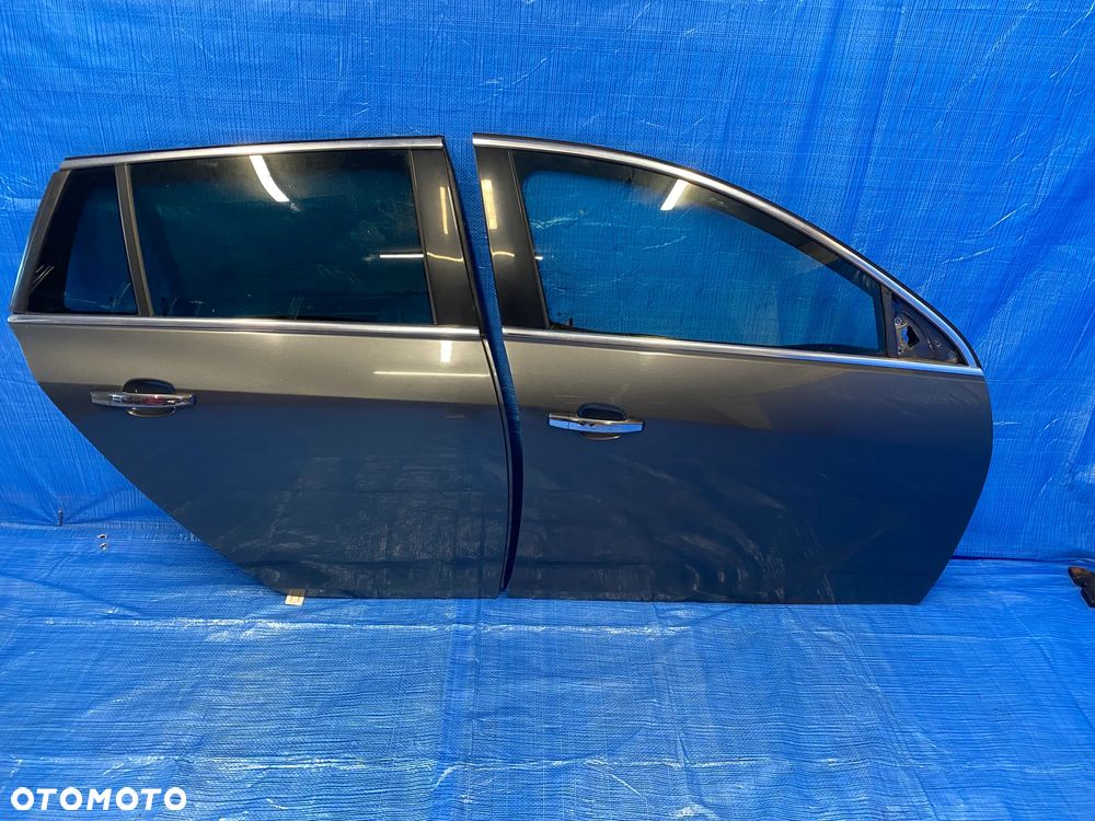 OPEL INSIGNIA A DRZWI PRAWE PRAWY TYŁ TYLNE SZARE Z177 KOMPLETNE - 2
