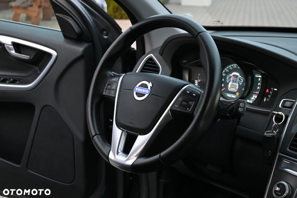 Volvo XC 60 D3 Geartronic Momentum - 32