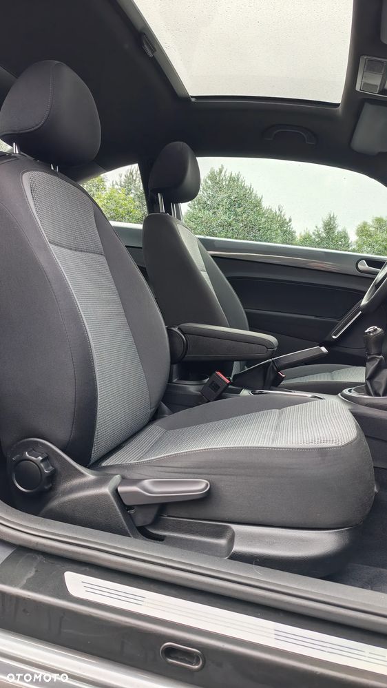 Volkswagen Beetle 1.2 TSI Blue Motion Technologie Design - 25