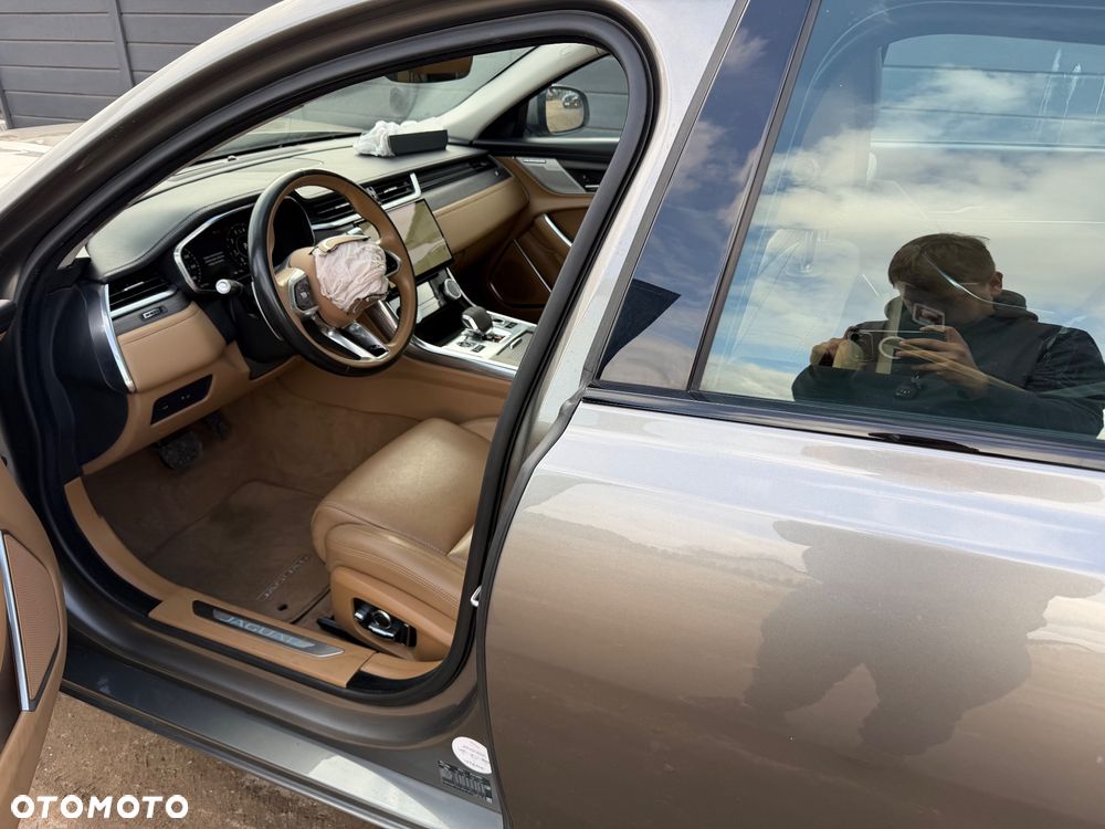 Jaguar XF P250 HSE - 35