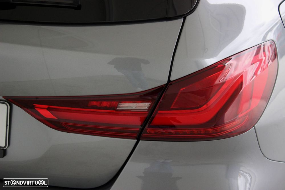BMW 116 d Pack 50 anos M Auto - 12