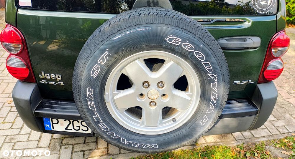 Jeep Liberty 3.7 4x4 - 10