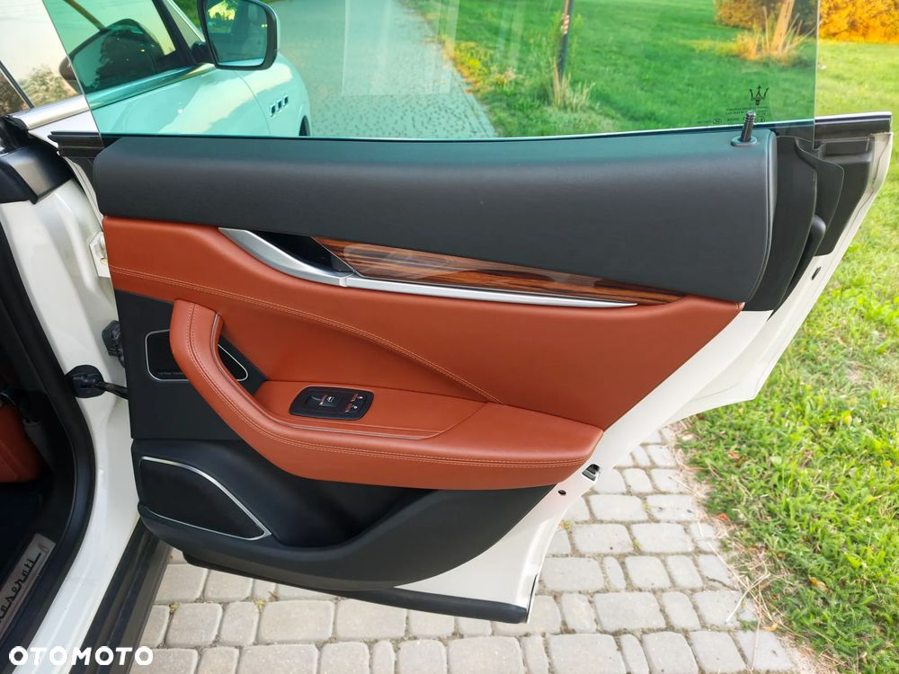 Maserati Levante S Q4 GranLusso - 15