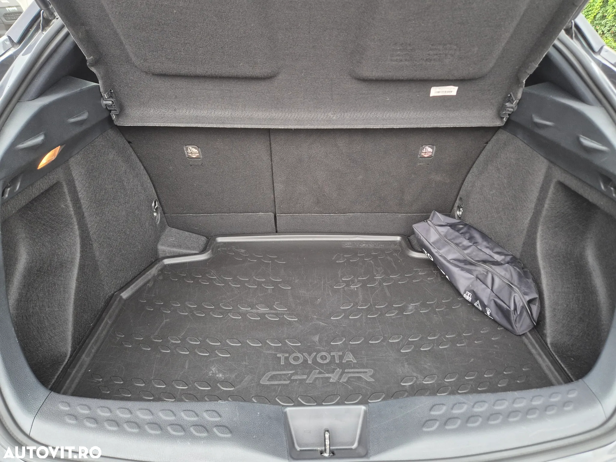 Toyota C-HR 1.8 Hybrid Business Edition - 21