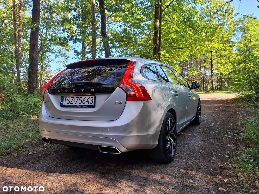 Volvo V60 D4 Drive-E Dynamic Edition (Kinetic) - 4