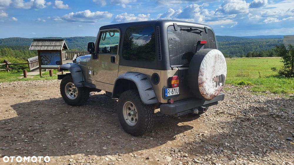 Jeep Wrangler - 5