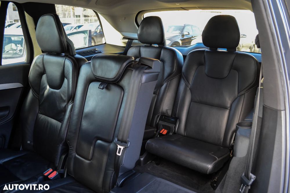 Volvo XC 90 D5 AWD Geartronic Inscription - 24