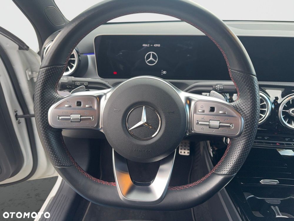 Mercedes-Benz Klasa A 220 4-Matic AMG Line 7G-DCT - 11