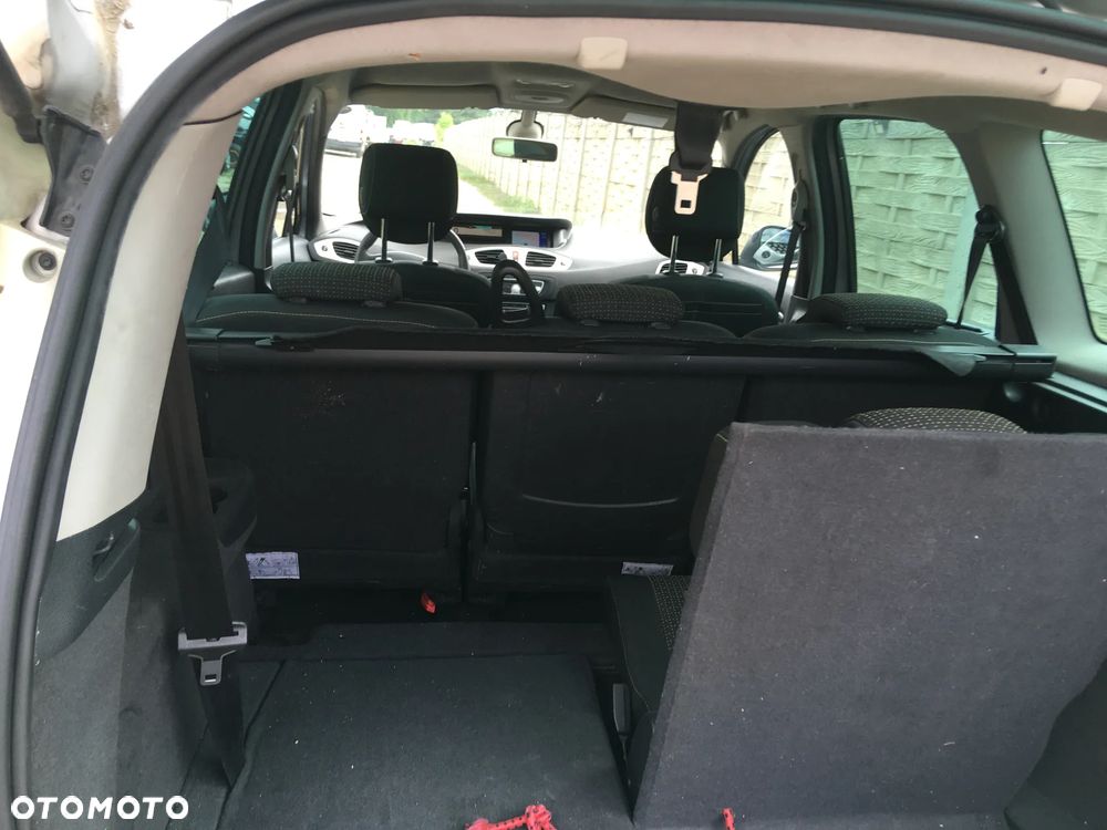 Renault Grand Scenic - 14