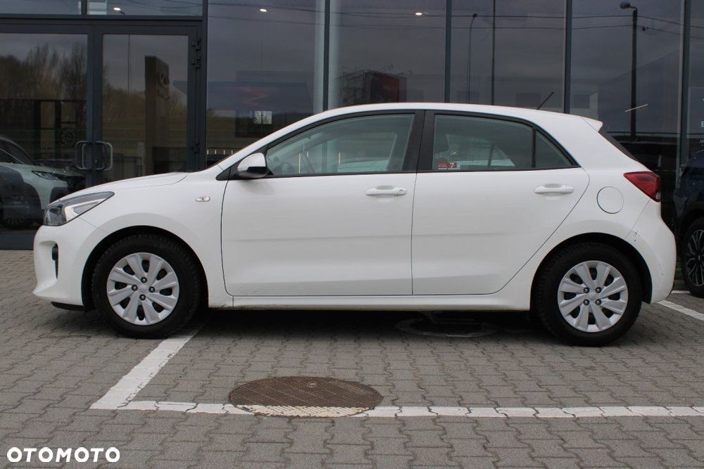 Kia Rio - 4