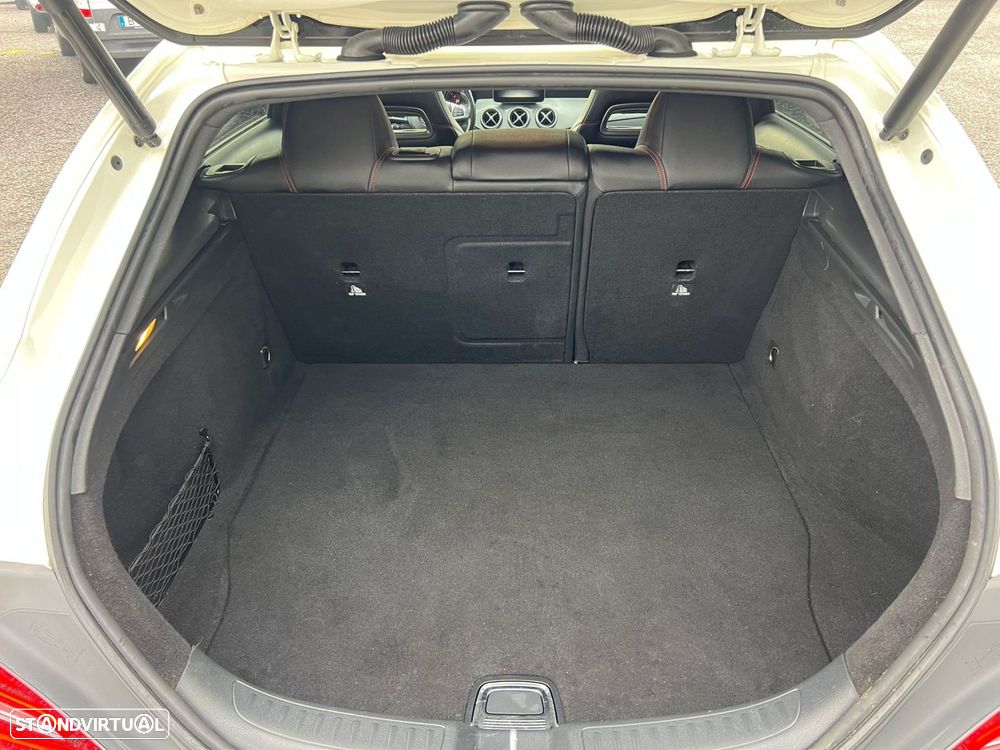 Mercedes-Benz CLA 220 - 16