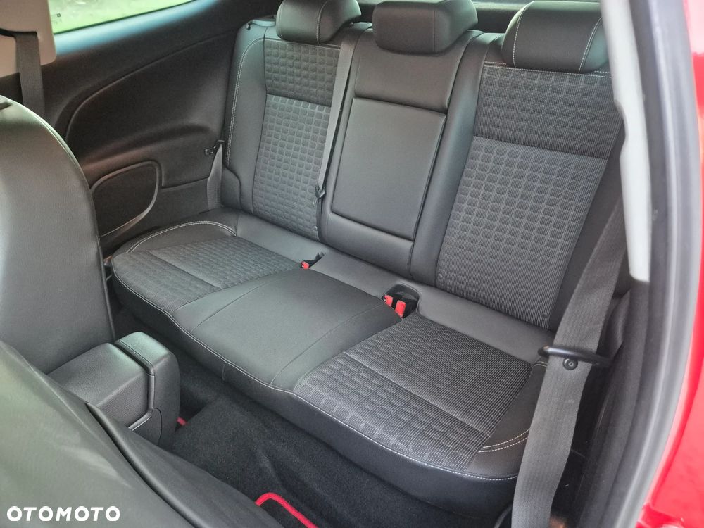 Opel Astra 1.6 T Cosmo - 28