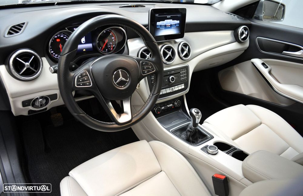 Mercedes-Benz CLA 200 CDI Urban - 17