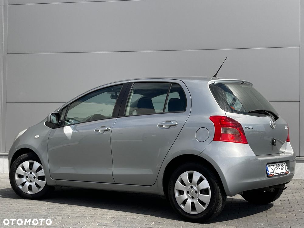 Toyota Yaris 1.3 Sol - 11