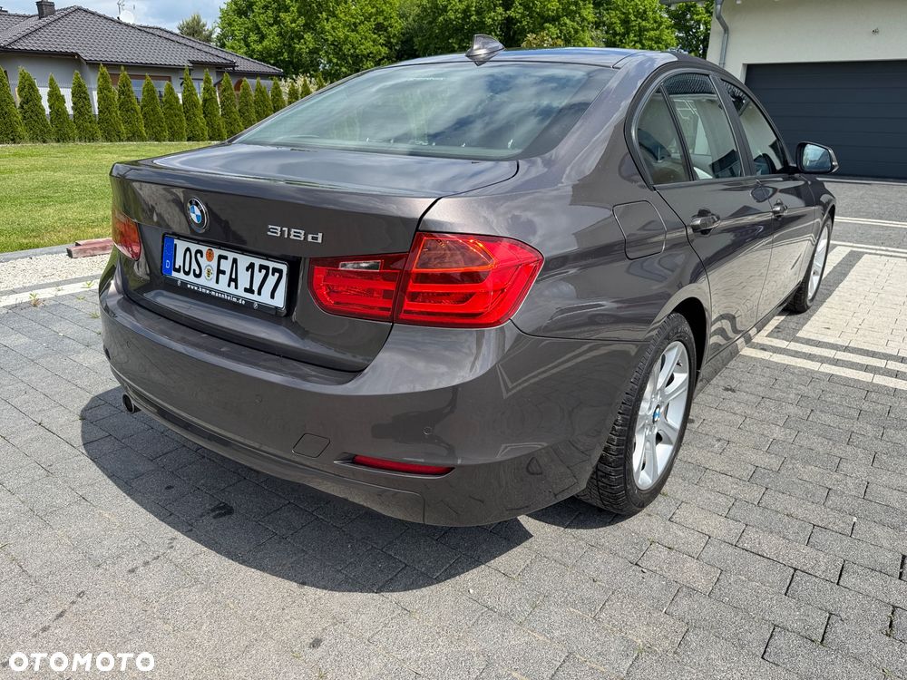 BMW Seria 3 318d Blue Performance Luxury Line - 4