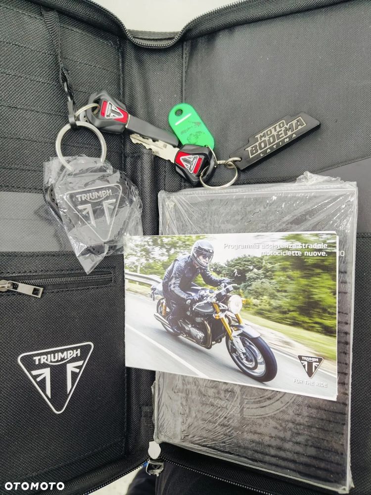 Triumph Street Triple - 27