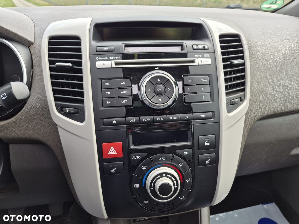 Kia Venga 1.6 CVVT Platinum Edition - 8