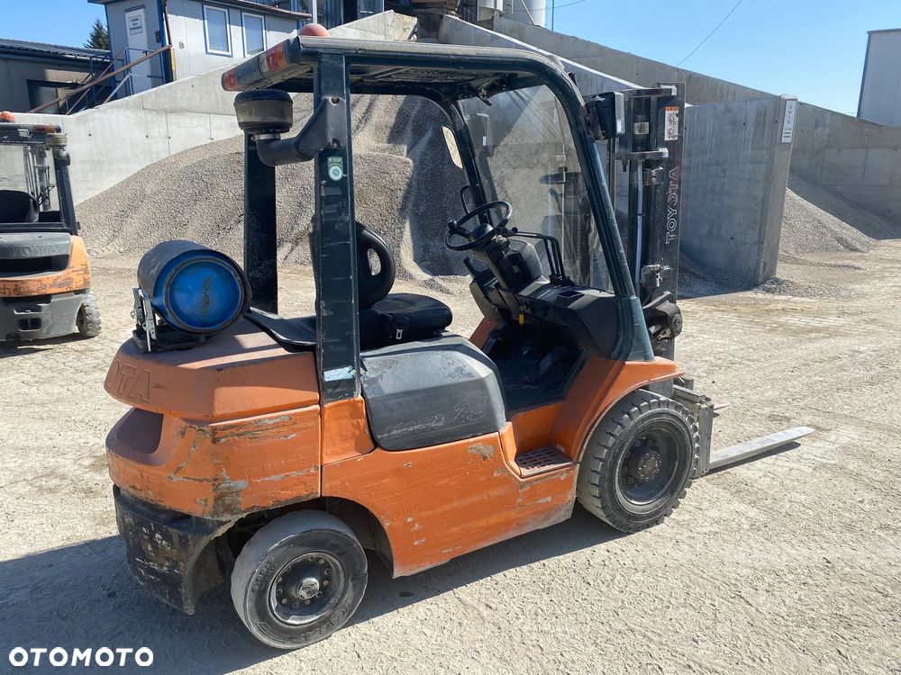 Toyota 7FG25 - 3