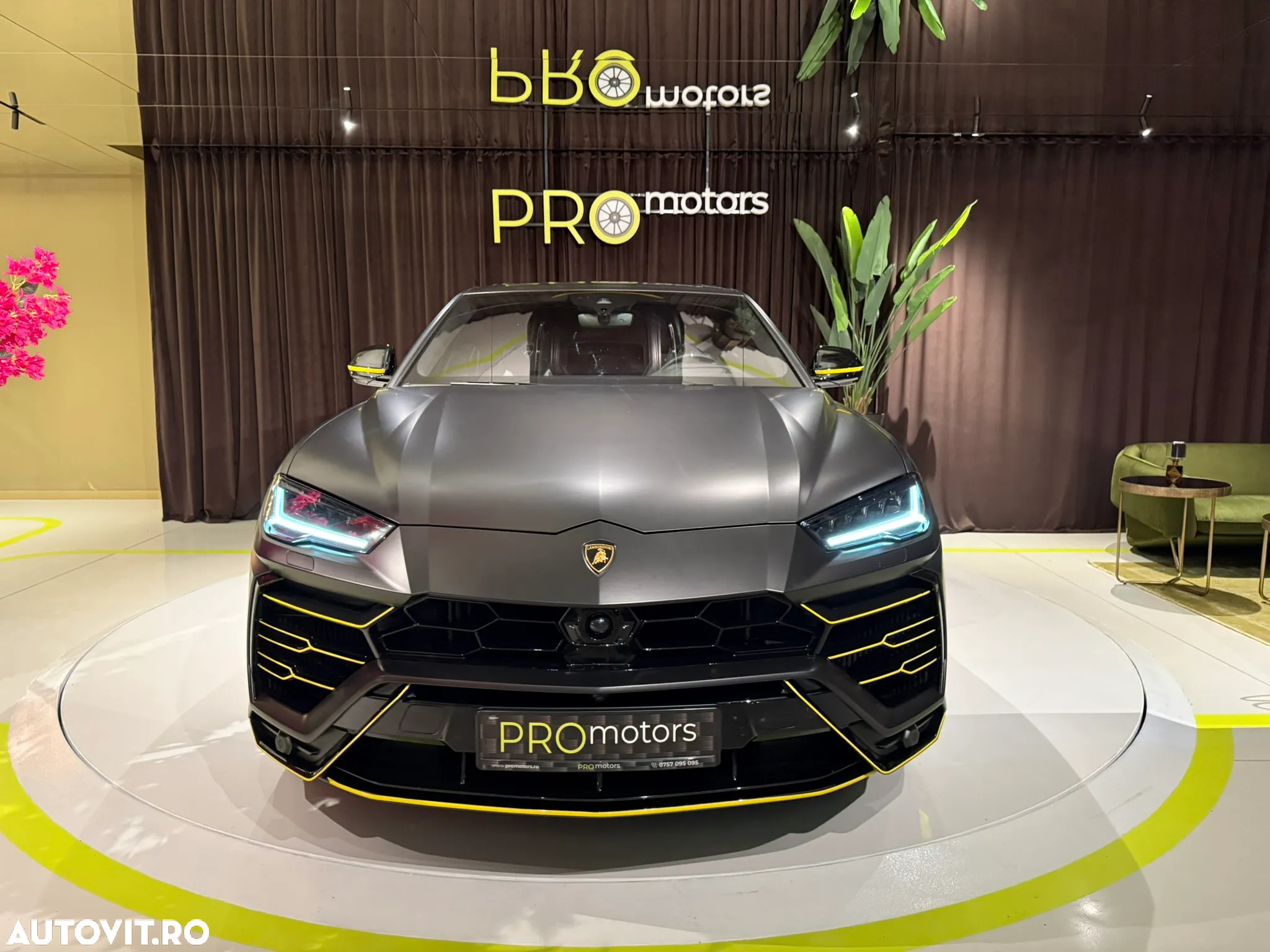 Lamborghini URUS - 8