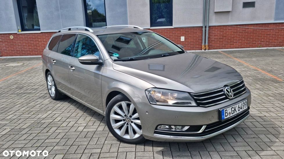 Volkswagen Passat - 1