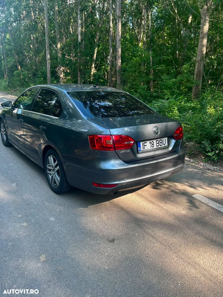 Volkswagen Jetta 1.6 TDI DPF Comfortline - 4