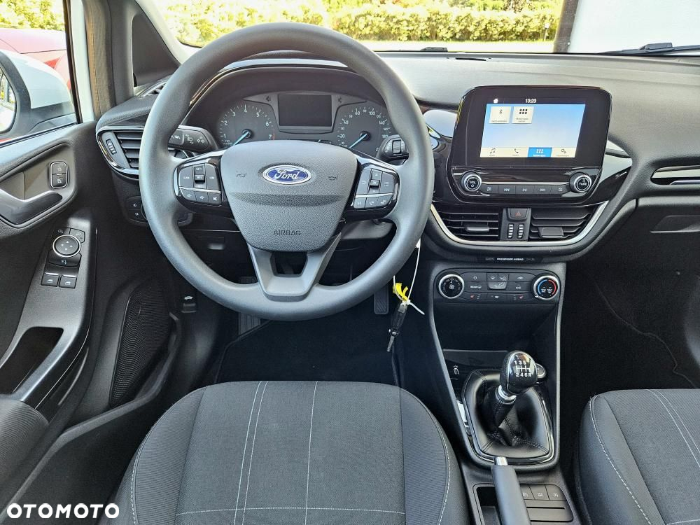 Ford Fiesta - 24