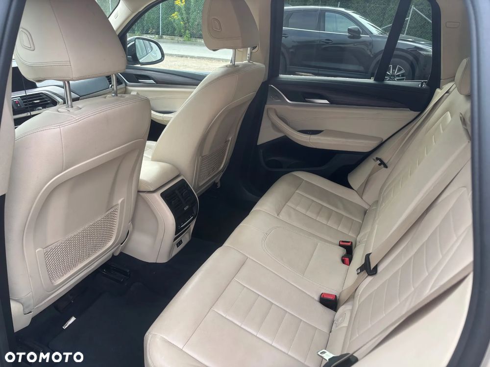 BMW X3 xDrive30i Luxury Line - 8