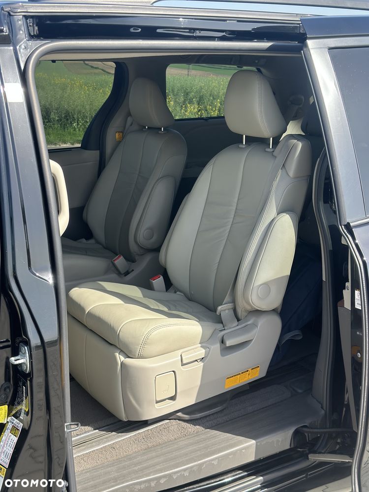 Toyota Sienna 3.5 V6 XLE AWD - 2