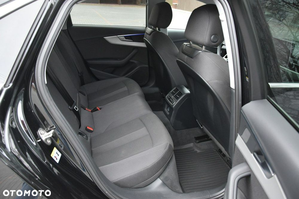 Audi A4 Limousine - 14