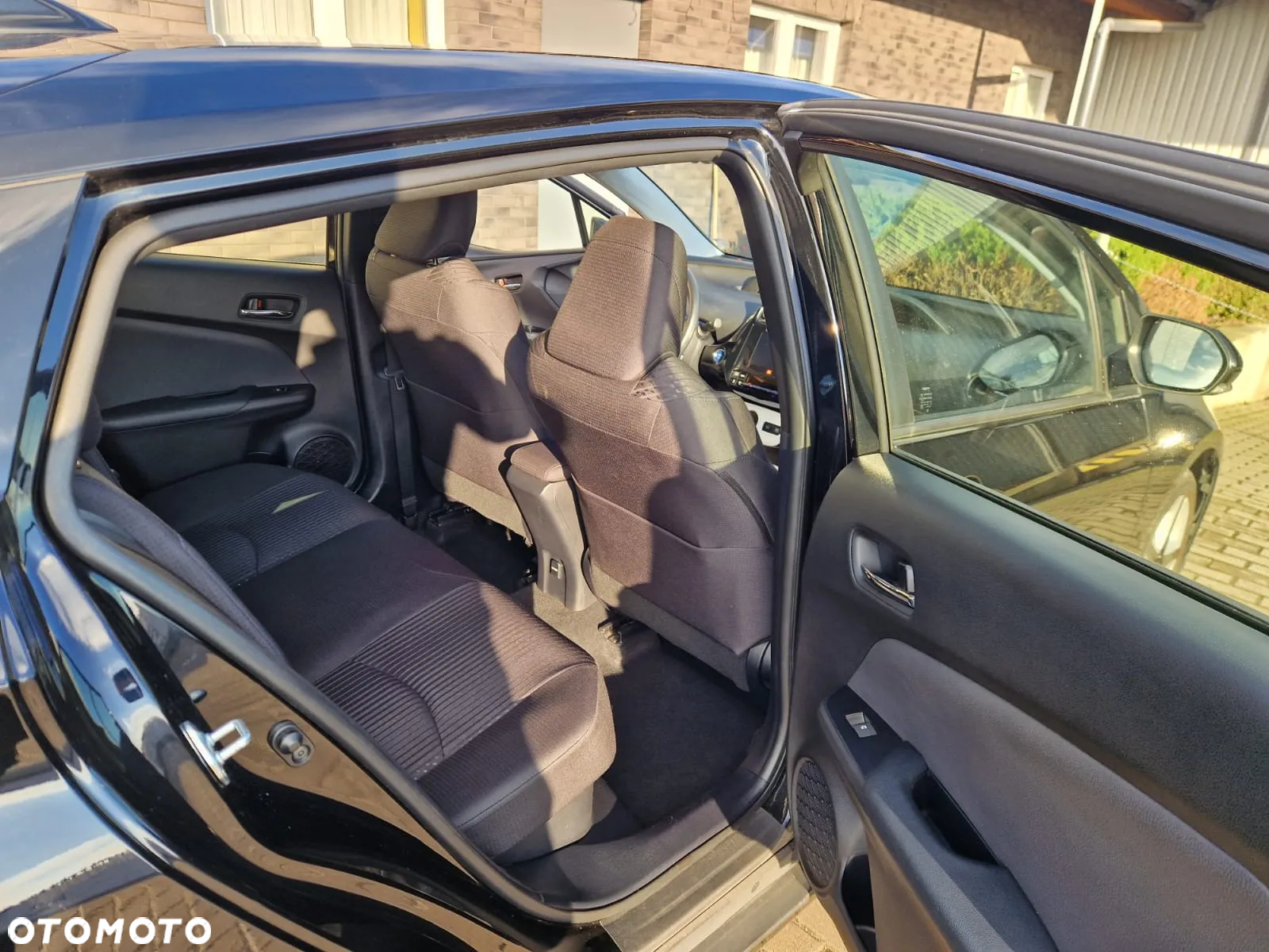 Toyota Prius 1.8 Hybrid Comfort - 12