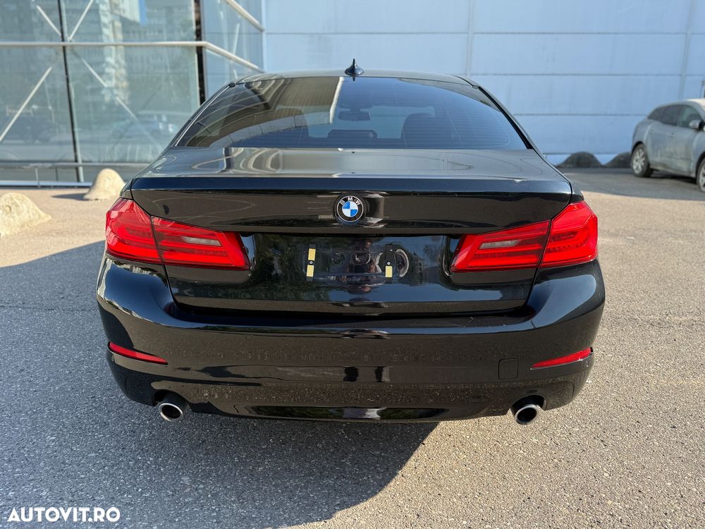 BMW Seria 5 520d AT - 13