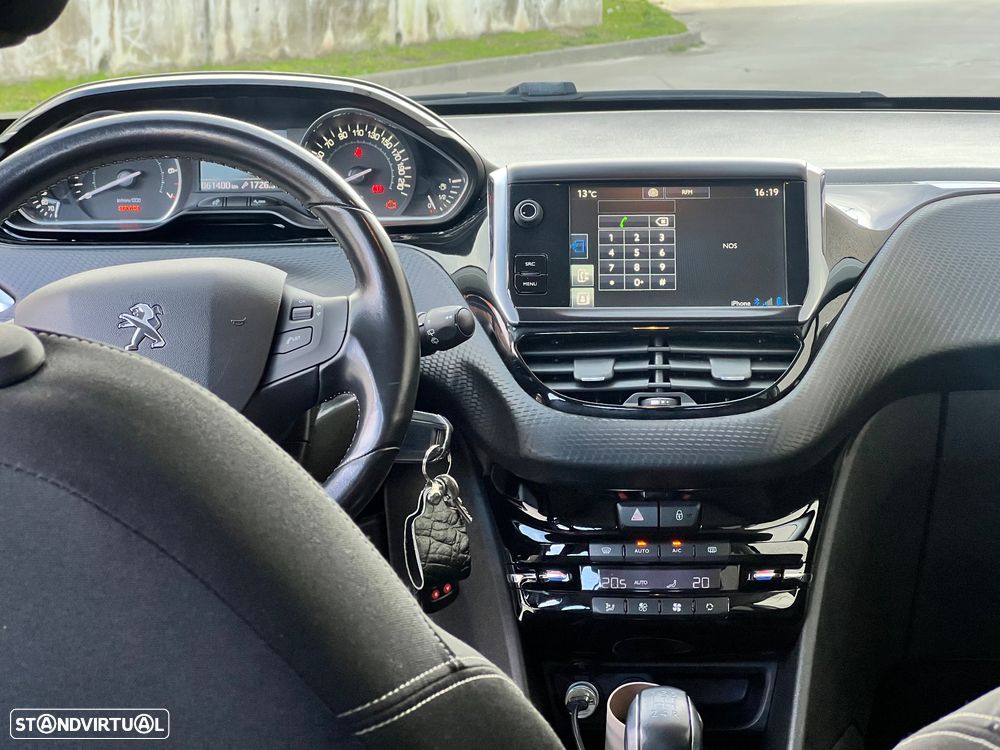 Peugeot 208 1.2 PureTech Allure - 14