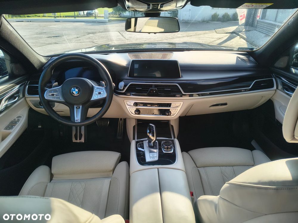 BMW Seria 7 750i xDrive sport - 7