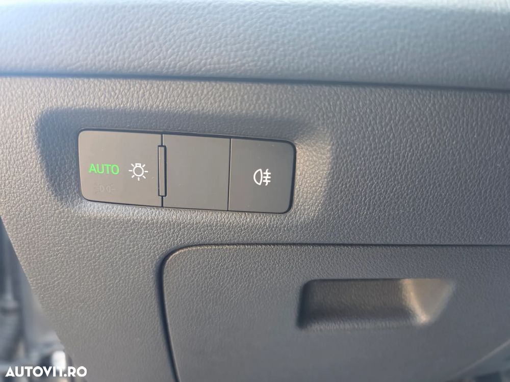 Skoda Octavia 1.5 TSI 115 CP Selection - 13