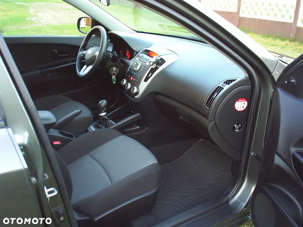 Kia Ceed 1.4 S Euro2012 - 3