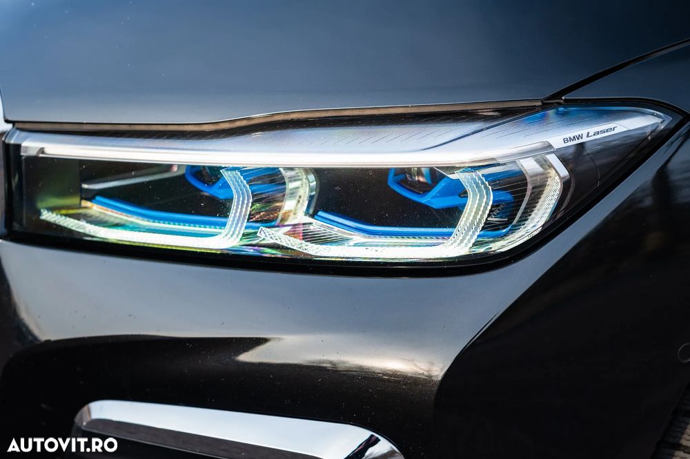 BMW Seria 7 740d xDrive MHEV - 17