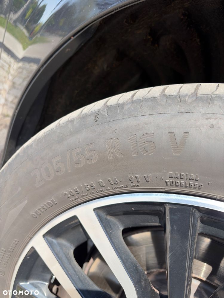 Volvo V40 T2 Momentum - 27