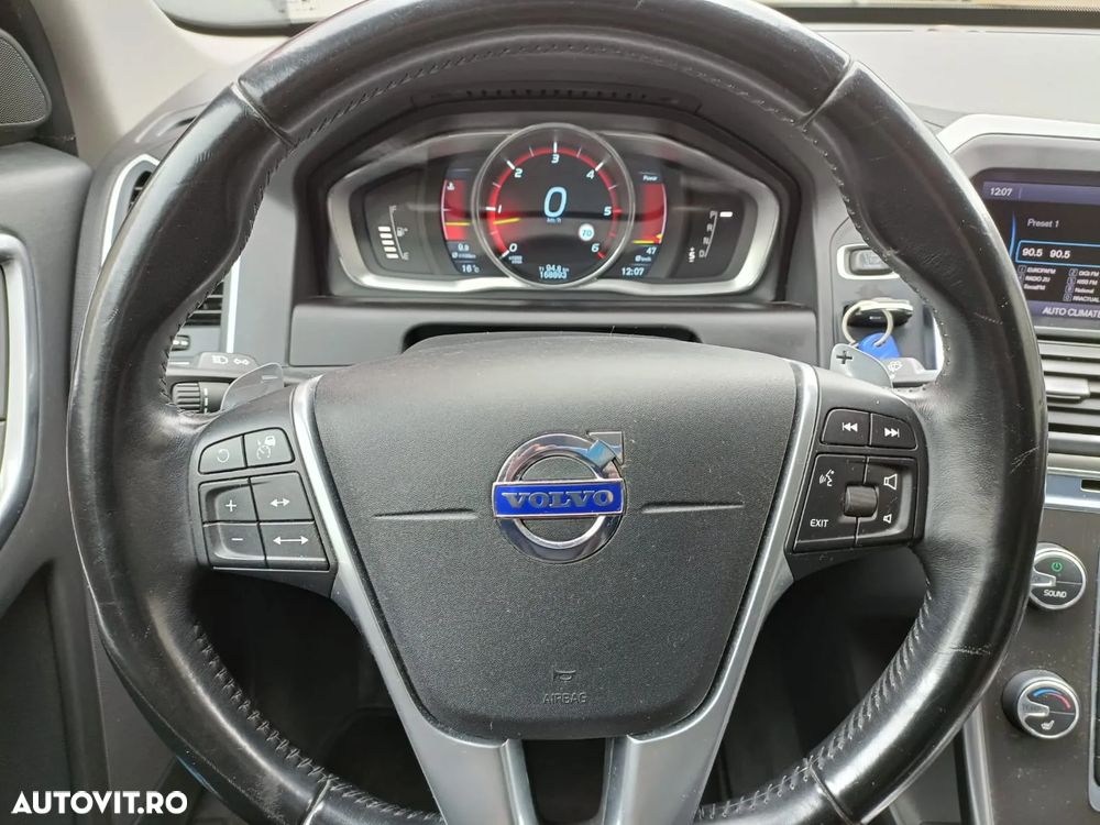 Volvo XC 60 D4 AWD Geartronic Summum - 12