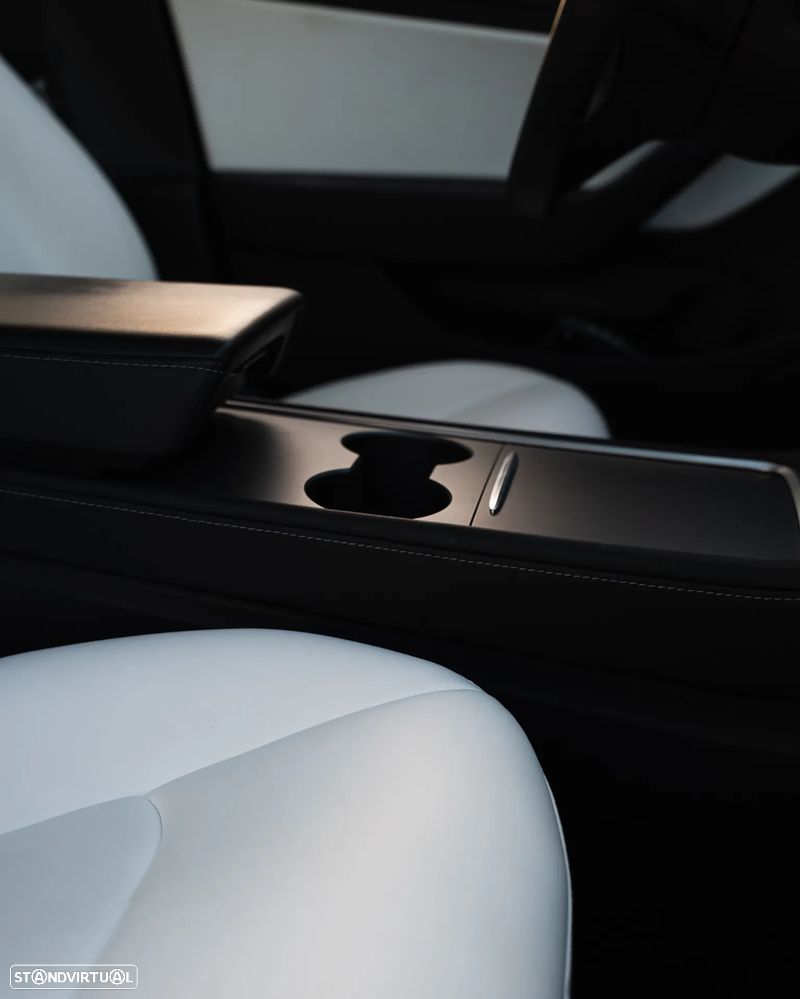 Tesla Model 3 Performance Dual Motor AWD - 29